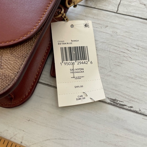 COACH
Signature Coated Canvas Hayden Crossbody with Removable Strap purse bag - Picture 10 of 17